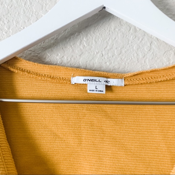 NWT! O' Niell Tabby Wrap Top - Picture 6 of 13